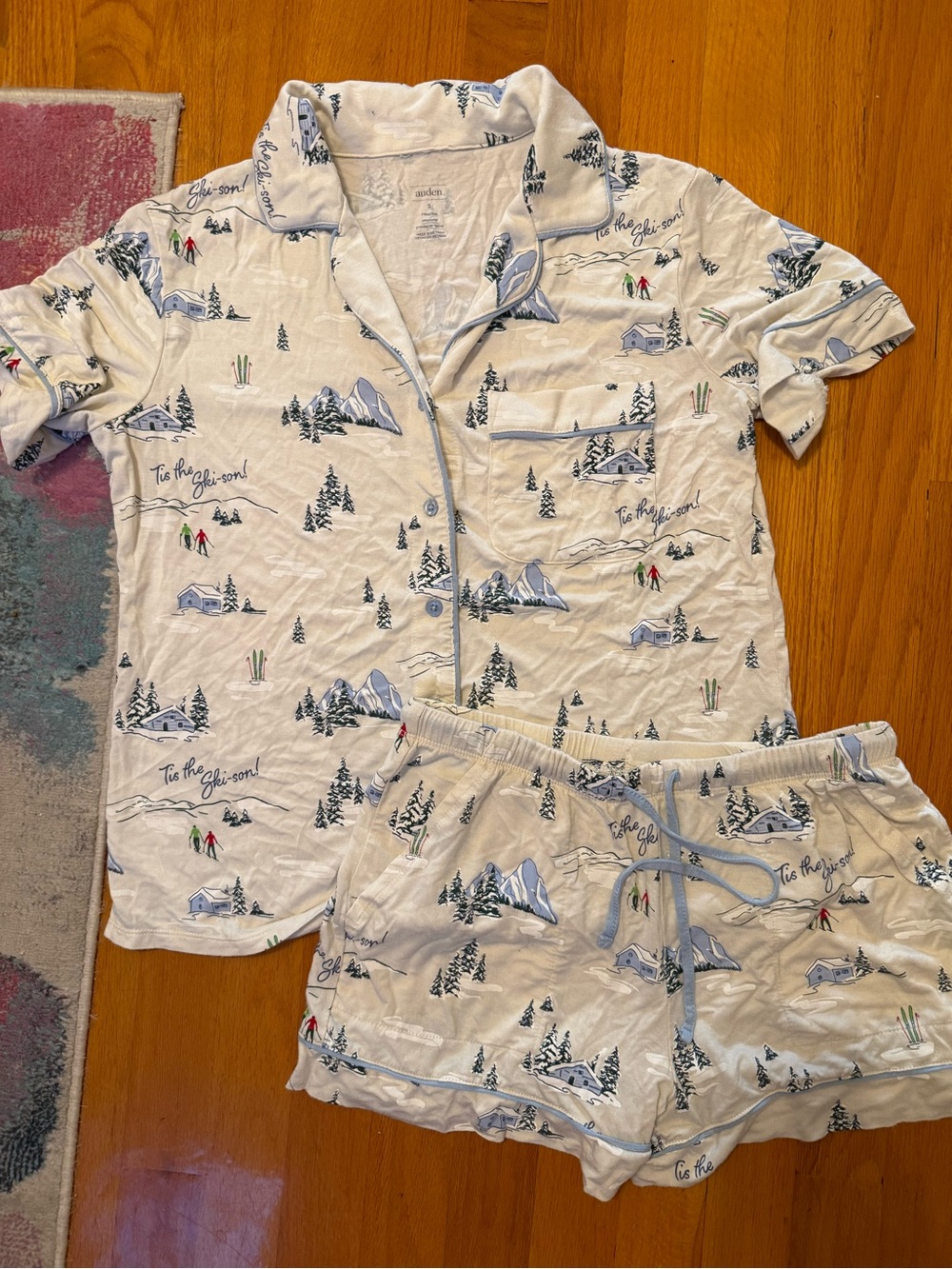 Auden Cream Ski Cabin Short Pajama Set with Blue Trim